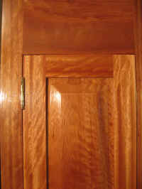 Cabinet_and_Door-Lyptus-2.jpg (5046820 bytes)