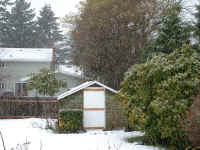 Snow_Shed.JPG (383878 bytes)